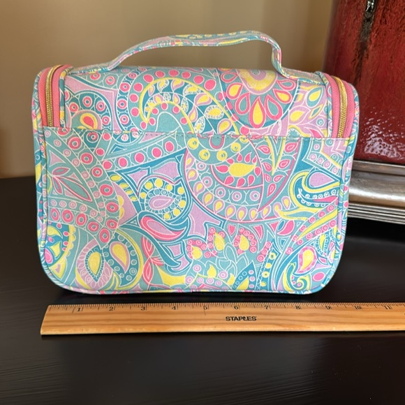 Estée Lauder Colorful Paisley Cosmetic Bag with Re-Nutriv Hand Crème - Picture 4 of 13